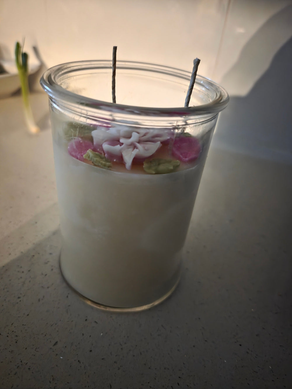 Oracle Bliss — Luxury Vanilla Caramel Candle with Flowers