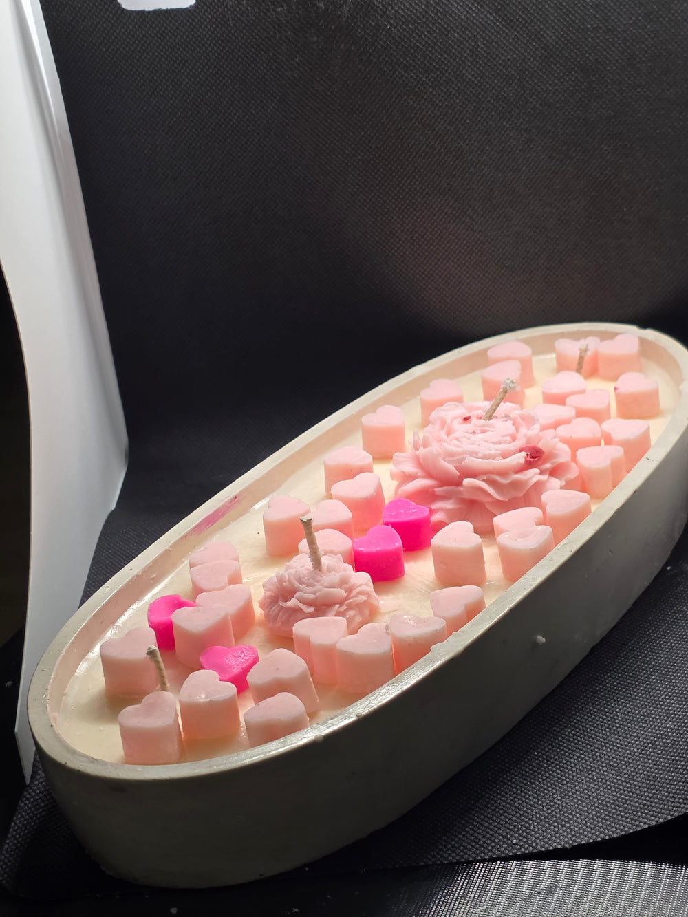 Petals & Hearts | Bergamot & White Patchouli Decorative Dough Bowl Candle